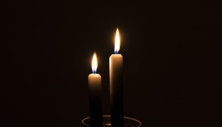 Тя бе англицист и дългогодишен преподавател в Софийския университет Тя бе англицист и дългогодишен преподавател в Софийския университет