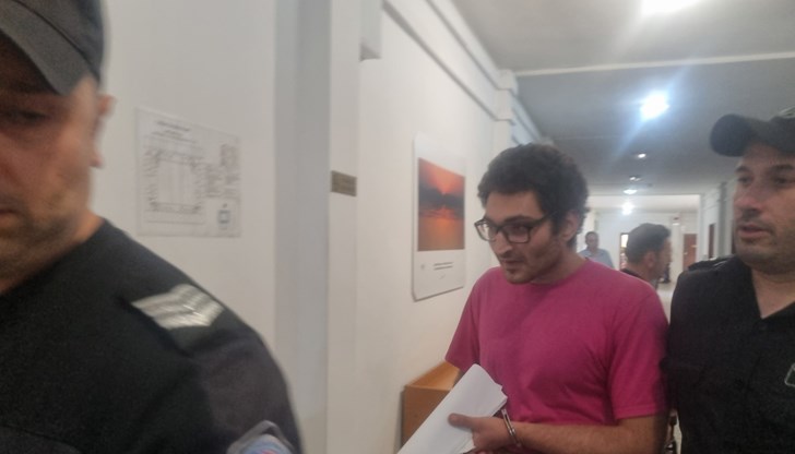 Синът на учителката Рада Гешева - Георги Генджов ще носи наказателна отговорност за смъртта ѝ Синът на учителката Рада Гешева - Георги Генджов ще носи наказателна отговорност за смъртта ѝ