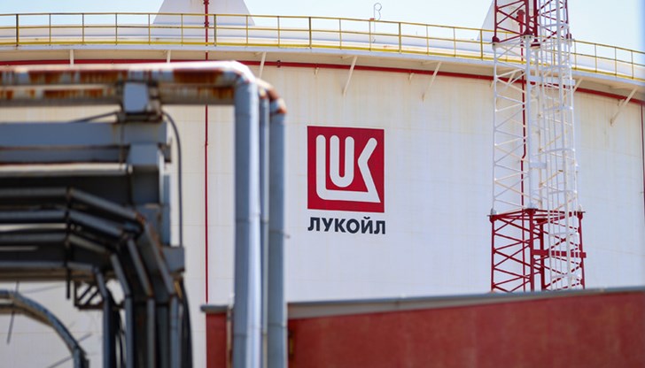 Димитриос Доциос иска да реализира сделката чрез американската компания Aecus Inc. Димитриос Доциос иска да реализира сделката чрез американската компания Aecus Inc.