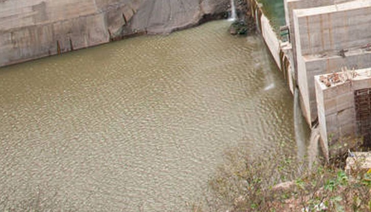 Жегата е на път да "изпие" водата от язовирите у нас Жегата е на път да "изпие" водата от язовирите у нас