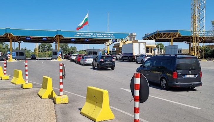 Превозните средства изчакват до 40 минути в пиковите часове Превозните средства изчакват до 40 минути в пиковите часове