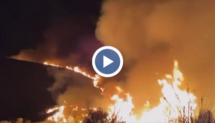 189 пожарникари и 24 летателни апарата са в битка с огъня