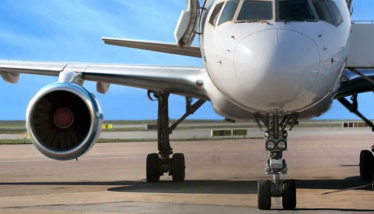 Пътниците и екипажът са евакуирани без пострадали Пътниците и екипажът са евакуирани без пострадали