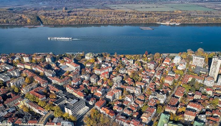 Продължава подготовката за провеждането на Есенния салон на изкуствата Продължава подготовката за провеждането на Есенния салон на изкуствата