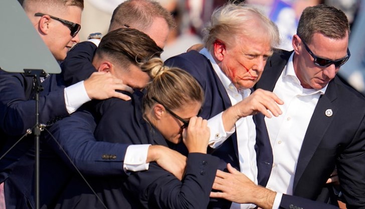 Използването на полуавтоматичната пушка АР-15 даде повод за разпалване на нови дебати по въпроса за оръжейния контрол в САЩ Използването на полуавтоматичната пушка АР-15 даде повод за разпалване на нови дебати по въпроса за оръжейния контрол в САЩ