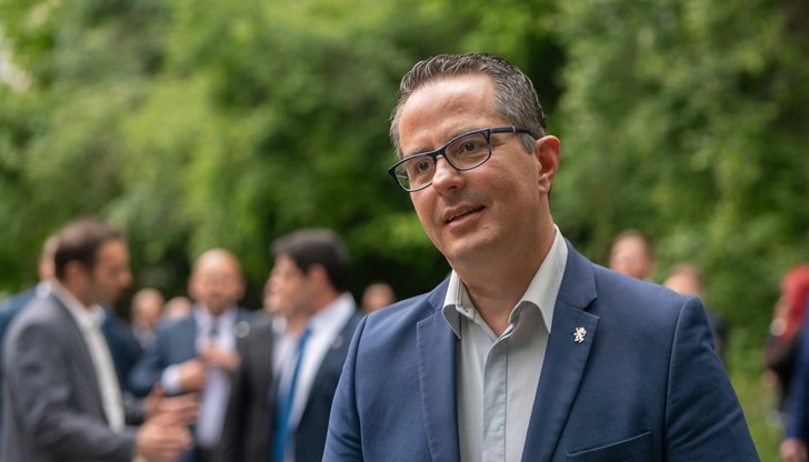 ПП-ДБ се занимават само с това да върнат джендър пропагандата в училище ПП-ДБ се занимават само с това да върнат джендър пропагандата в училище