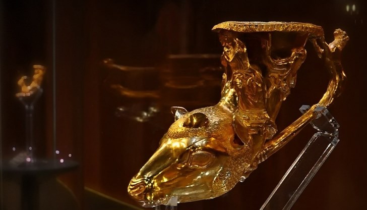 Ценната тракийска реликва ще бъде изложена в Историческия музей до 10 септември Ценната тракийска реликва ще бъде изложена в Историческия музей до 10 септември