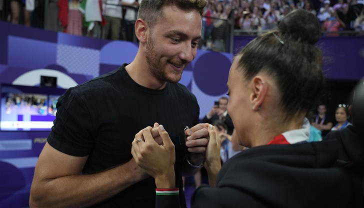 Алесия Маурели каза "Да" на любимия си Масимо Бертелони Алесия Маурели каза "Да" на любимия си Масимо Бертелони