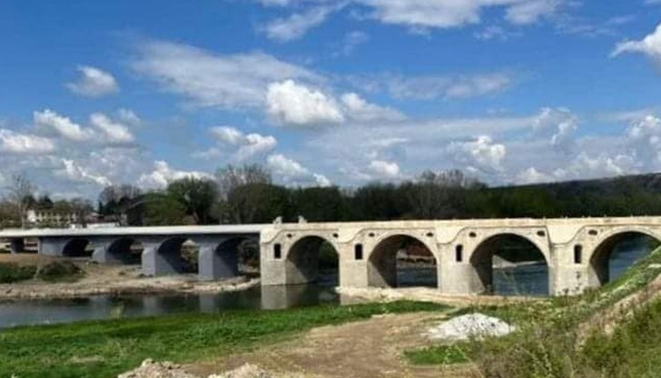 Критики към проекта за над 14 милиона лева, който според местните е унищожил автентичния облик на моста Критики към проекта за над 14 милиона лева, който според местните е унищожил автентичния облик на моста