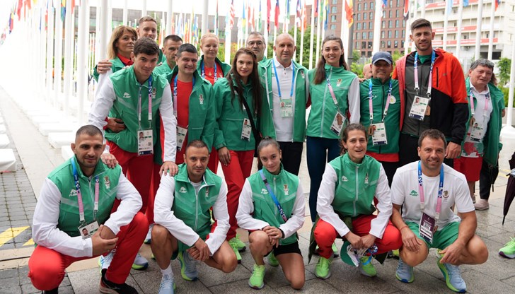 Президентът се срещна с български спортисти в олимпийското село в Париж на 27 юли Президентът се срещна с български спортисти в олимпийското село в Париж на 27 юли