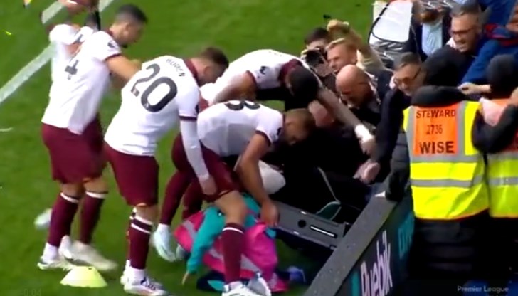 Рекламни пана затиснаха дете публиката Рекламни пана затиснаха дете публиката