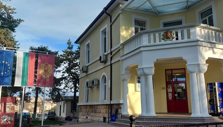 Касае се за ремонт на пътя до жп гарата край село Кривня Касае се за ремонт на пътя до жп гарата край село Кривня