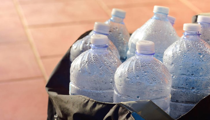 Обявено е бедствено положение в две села, кабинетът изпраща държавни резерви от бутилирана вода Обявено е бедствено положение в две села, кабинетът изпраща държавни резерви от бутилирана вода