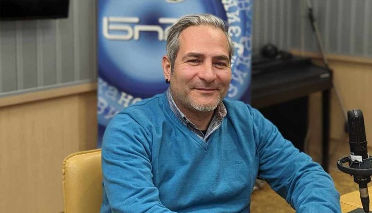 Политиците сами уронват минималния си престиж и го въргалят в публичния прах на презрение и срам Политиците сами уронват минималния си престиж и го въргалят в публичния прах на презрение и срам