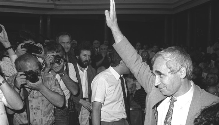 Желю Желев беше избран за президент на 1 август 1990 година Желю Желев беше избран за президент на 1 август 1990 година