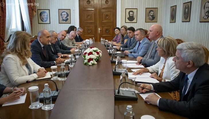 Държавният глава и представители на образователната общност обсъдиха възможностите за развитие на висшето училище Държавният глава и представители на образователната общност обсъдиха възможностите за развитие на висшето училище