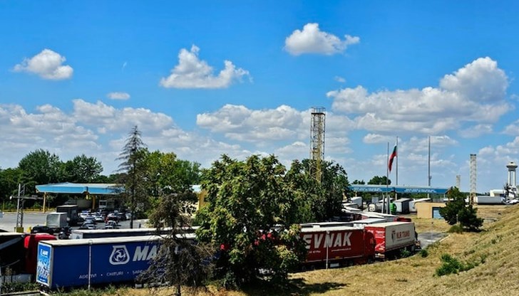 Опашки и забавяния заради ремонта на моста Опашки и забавяния заради ремонта на моста