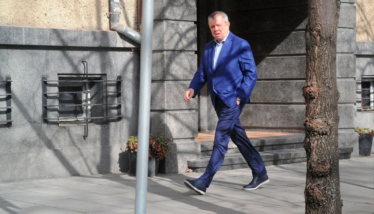 Събраните материали сочат възможността за повдигане на обвинение и за документни престъпления Събраните материали сочат възможността за повдигане на обвинение и за документни престъпления