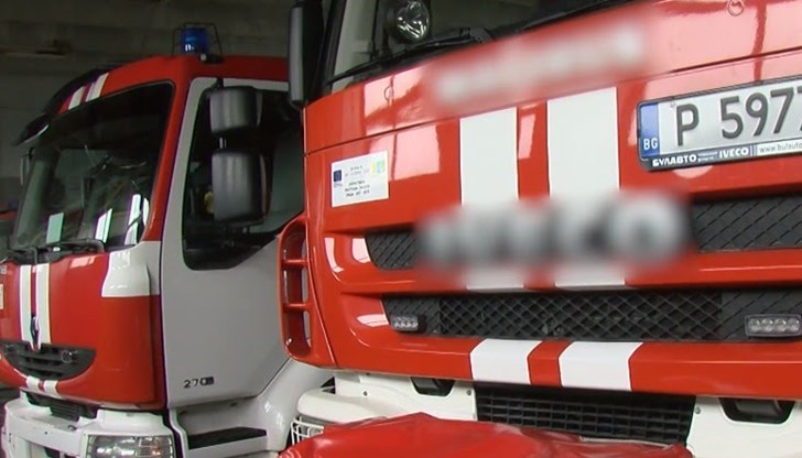 Нощен пожар в царевично стърнище вдигна пожарникарите на крак Нощен пожар в царевично стърнище вдигна пожарникарите на крак