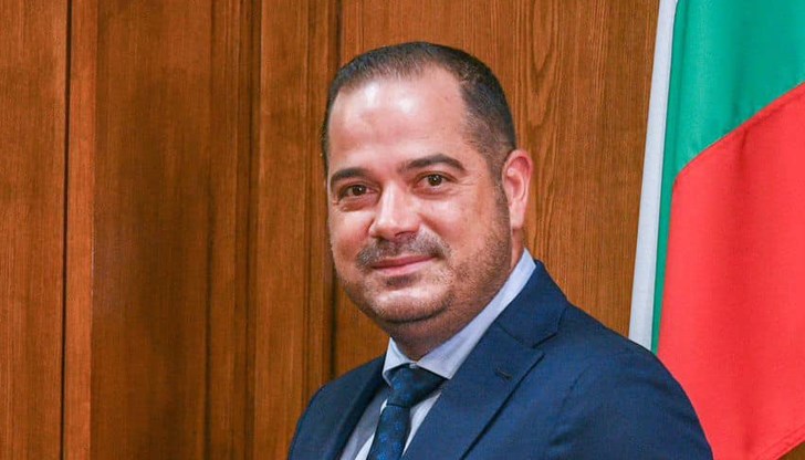 Вътрешният министър разполага и с внушителна сума от 131 000 лева на спестовен влог Вътрешният министър разполага и с внушителна сума от 131 000 лева на спестовен влог