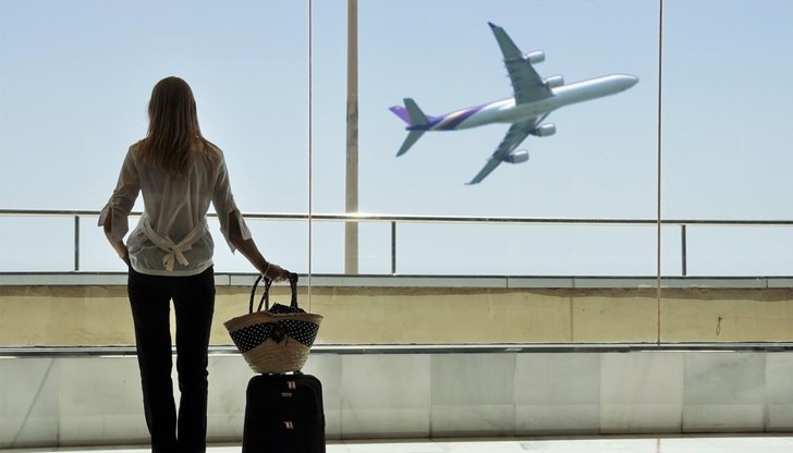 Летището ограничи полетите заради вулканичния облак от Етна Летището ограничи полетите заради вулканичния облак от Етна