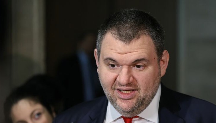 Председателят на ДПС отправя тежки обвинения към Радев и Кирил Петков Председателят на ДПС отправя тежки обвинения към Радев и Кирил Петков