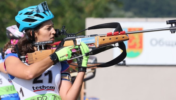 Впечатляващо представяне на българските биатлонистки в Естония Впечатляващо представяне на българските биатлонистки в Естония