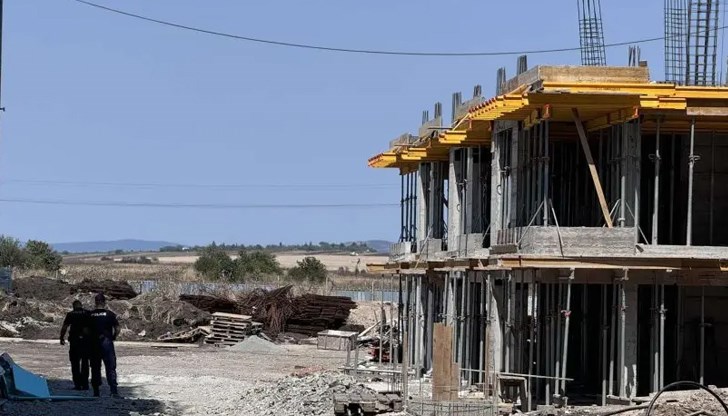 Спешна помощ получи сигнал за премазан от кран, но на място бе установена друга причина за смъртта