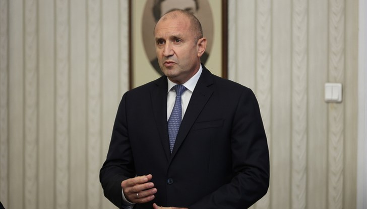 Президентът апелира за отговорност и компромис в сложната политическа ситуация Президентът апелира за отговорност и компромис в сложната политическа ситуация