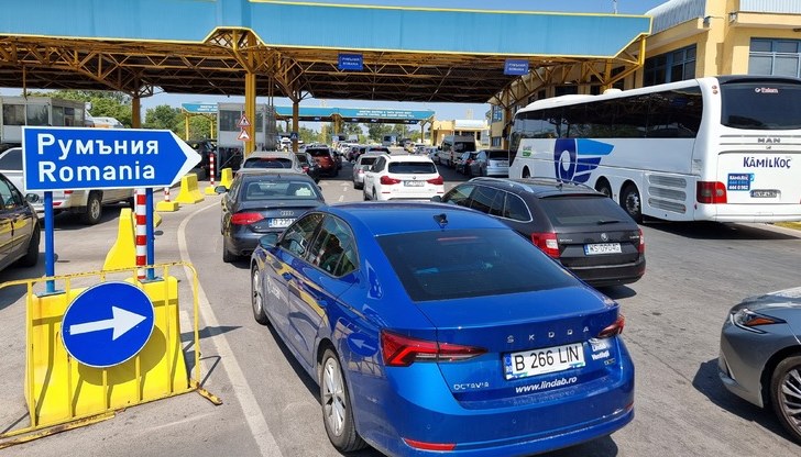 Днес по обед трафикът на леки автомобили е нормален Днес по обед трафикът на леки автомобили е нормален