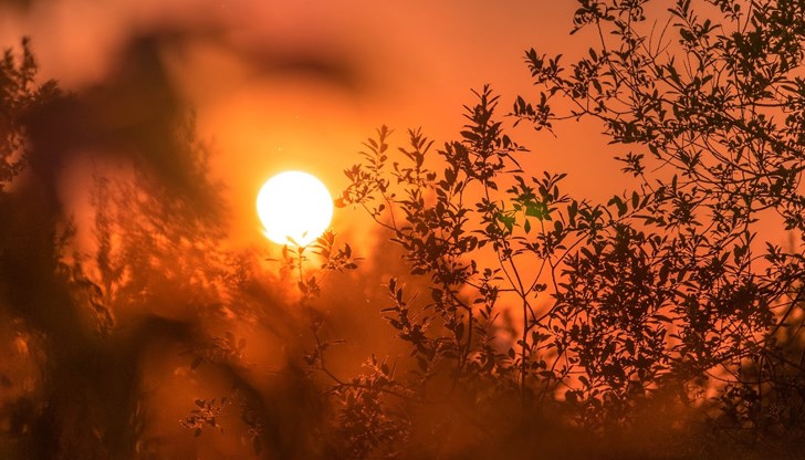 Студен атмосферен фронт ще донесе валежи и понижение на температурите в края на септември Студен атмосферен фронт ще донесе валежи и понижение на температурите в края на септември