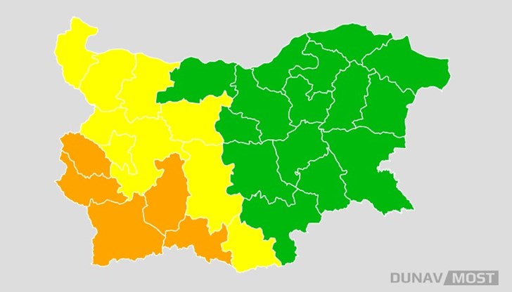 Предупреждението е за интензивни валежи Предупреждението е за интензивни валежи