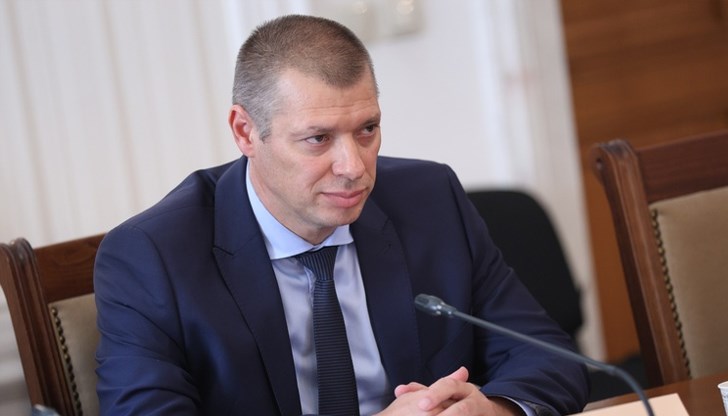 Антикорупционната комисия в окото на политическата буря Антикорупционната комисия в окото на политическата буря