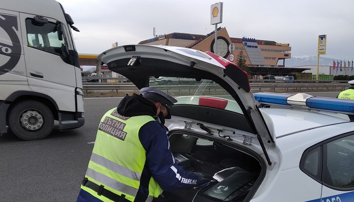 Над 11 000 автомобила са проверени за нарушения на пътя Над 11 000 автомобила са проверени за нарушения на пътя