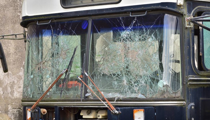 Превозното средство е напуснало пътното платно и се е преобърнало Превозното средство е напуснало пътното платно и се е преобърнало