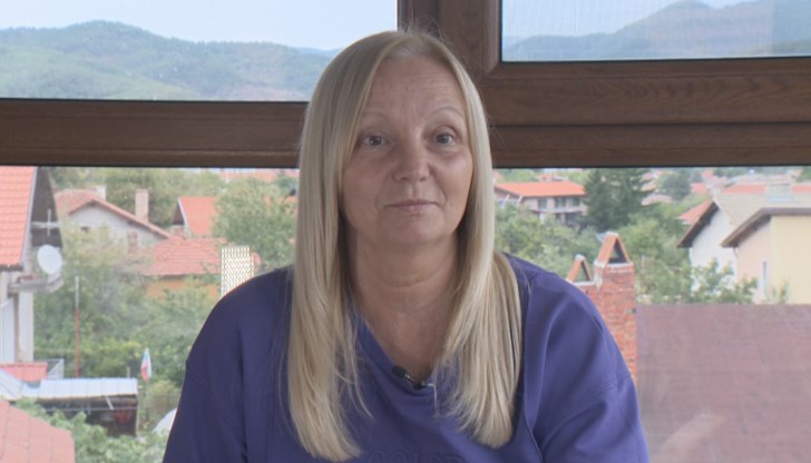 Жената бе задържана, след като колата й се вряза в автомобил с мигранти Жената бе задържана, след като колата й се вряза в автомобил с мигранти