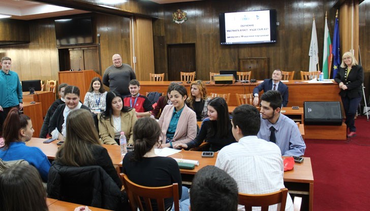 Национален младежки форум дава думата на младите в среща с местната власт Национален младежки форум дава думата на младите в среща с местната власт