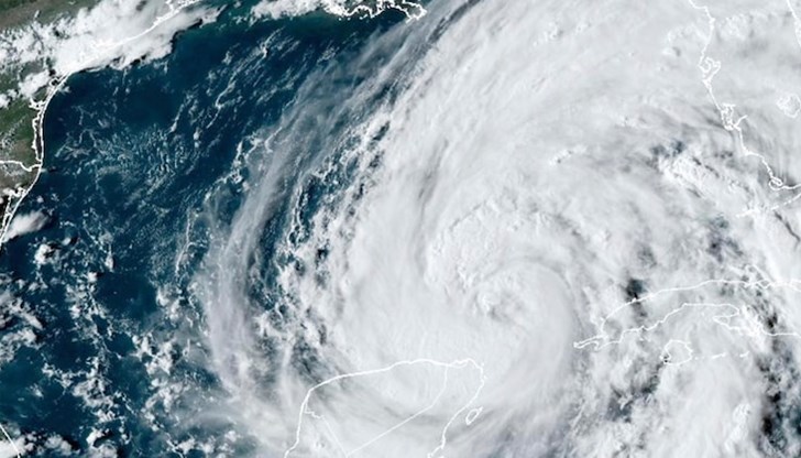 Училища затворени, хиляди евакуирани в очакване на стихията Училища затворени, хиляди евакуирани в очакване на стихията