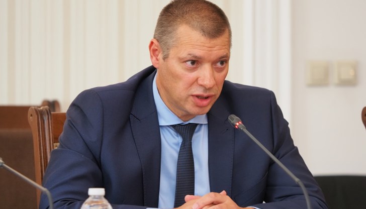 Народното събрание не успя да постигне мнозинство за отстраняването на Антон Славчев Народното събрание не успя да постигне мнозинство за отстраняването на Антон Славчев