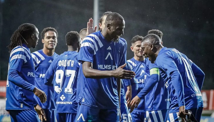 "Сините" триумфираха с 4:2 на стадион "Витоша" "Сините" триумфираха с 4:2 на стадион "Витоша"