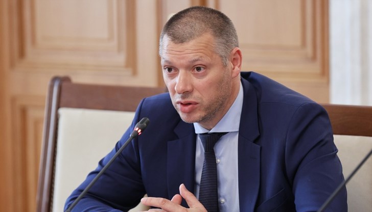 Оставката му е искана заради липсата на прозрачност и неефективна работа Оставката му е искана заради липсата на прозрачност и неефективна работа