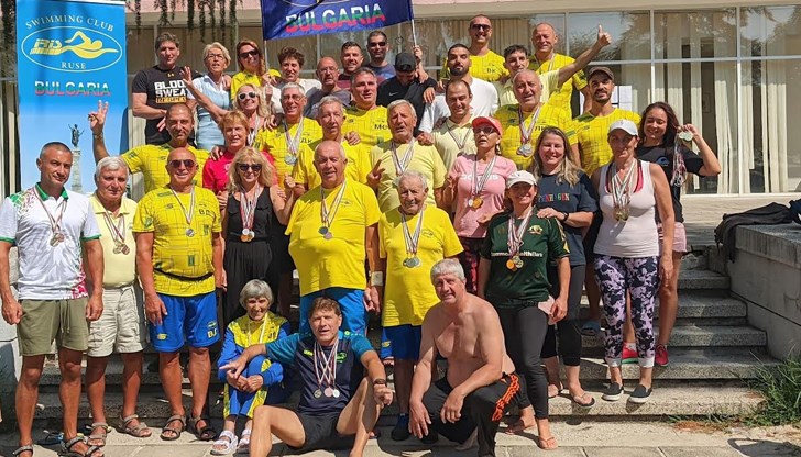 Русенски плувци триумфират за десета поредна година на национално първенство Русенски плувци триумфират за десета поредна година на национално първенство