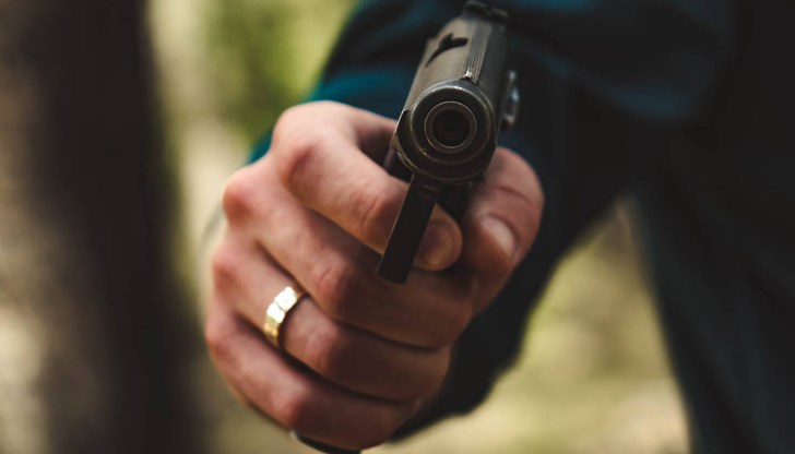 Полицията счита, че инцидентът е свързан с изчезването на 300 килограма канабис и разпра между групировки Полицията счита, че инцидентът е свързан с изчезването на 300 килограма канабис и разпра между групировки