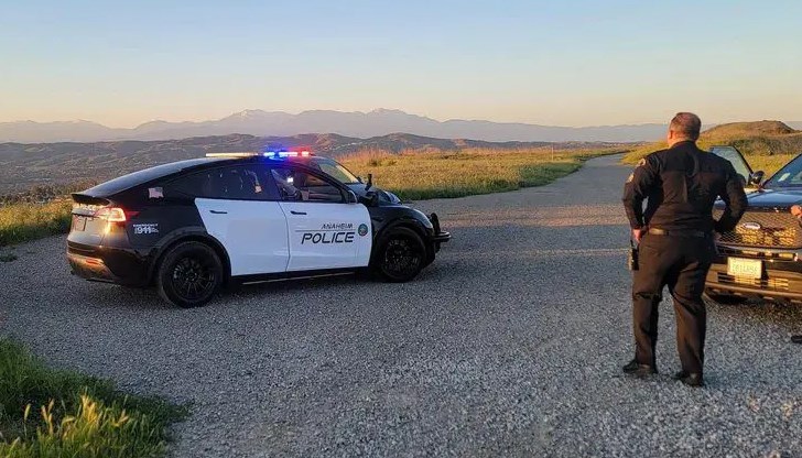 Tesla Model Y се оказа неподходяща за полицейска служба Tesla Model Y се оказа неподходяща за полицейска служба