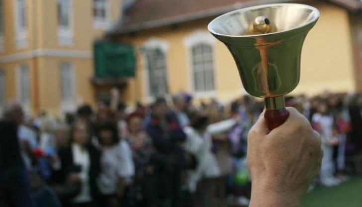 Кампанията е инициирана от родителите на така наречените „Златни рибки на Скури“ Кампанията е инициирана от родителите на така наречените „Златни рибки на Скури“