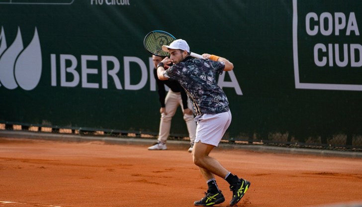 Българинът постигна изразителна победа на финала на турнира по тенис в Порто Българинът постигна изразителна победа на финала на турнира по тенис в Порто