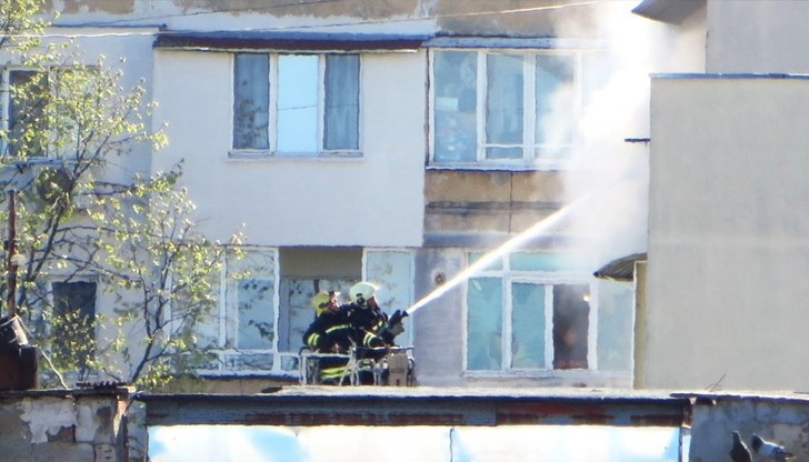 Гражданска бдителност и светкавична реакция спасиха дом от пламъците Гражданска бдителност и светкавична реакция спасиха дом от пламъците