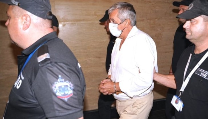 Бизнесменът отрича обвиненията и критикува медийната кампания срещу него Бизнесменът отрича обвиненията и критикува медийната кампания срещу него