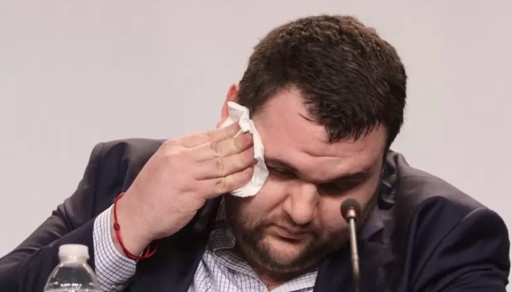 Санкциите по "Магнитски" остават, докато адвокатите на Пеевски избягват коментари по обвиненията в корупция Санкциите по "Магнитски" остават, докато адвокатите на Пеевски избягват коментари по обвиненията в корупция