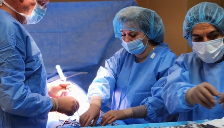 Съдови хирурзи и ортопеди обединяват усилия за спасяването на два човешки живота Съдови хирурзи и ортопеди обединяват усилия за спасяването на два човешки живота